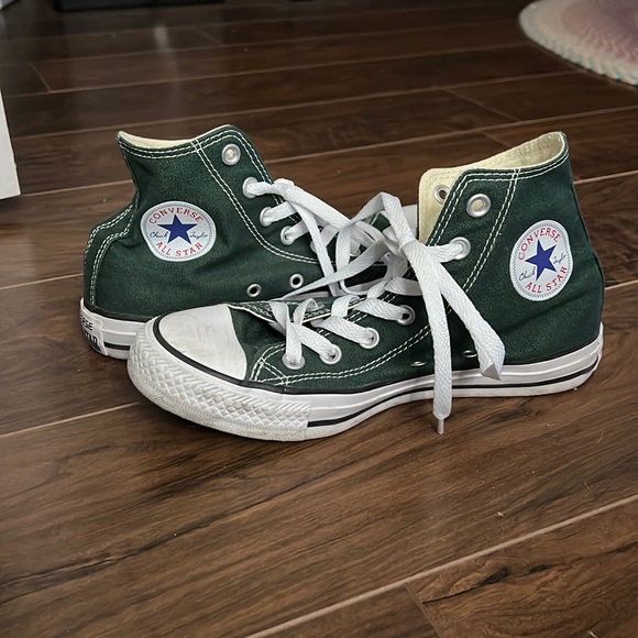 Converse Shoes - like new converse high tops
